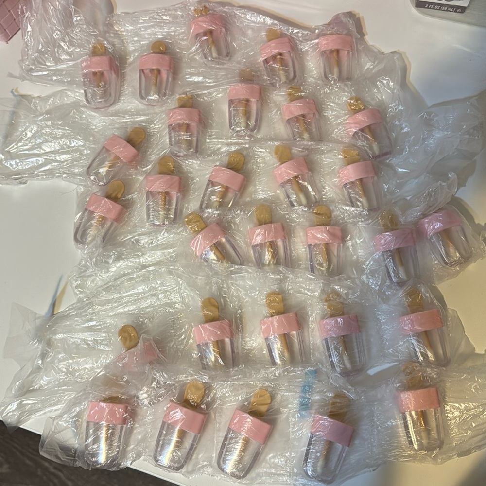 30 EMPTY AND NEW  lollipop lipgloss containers